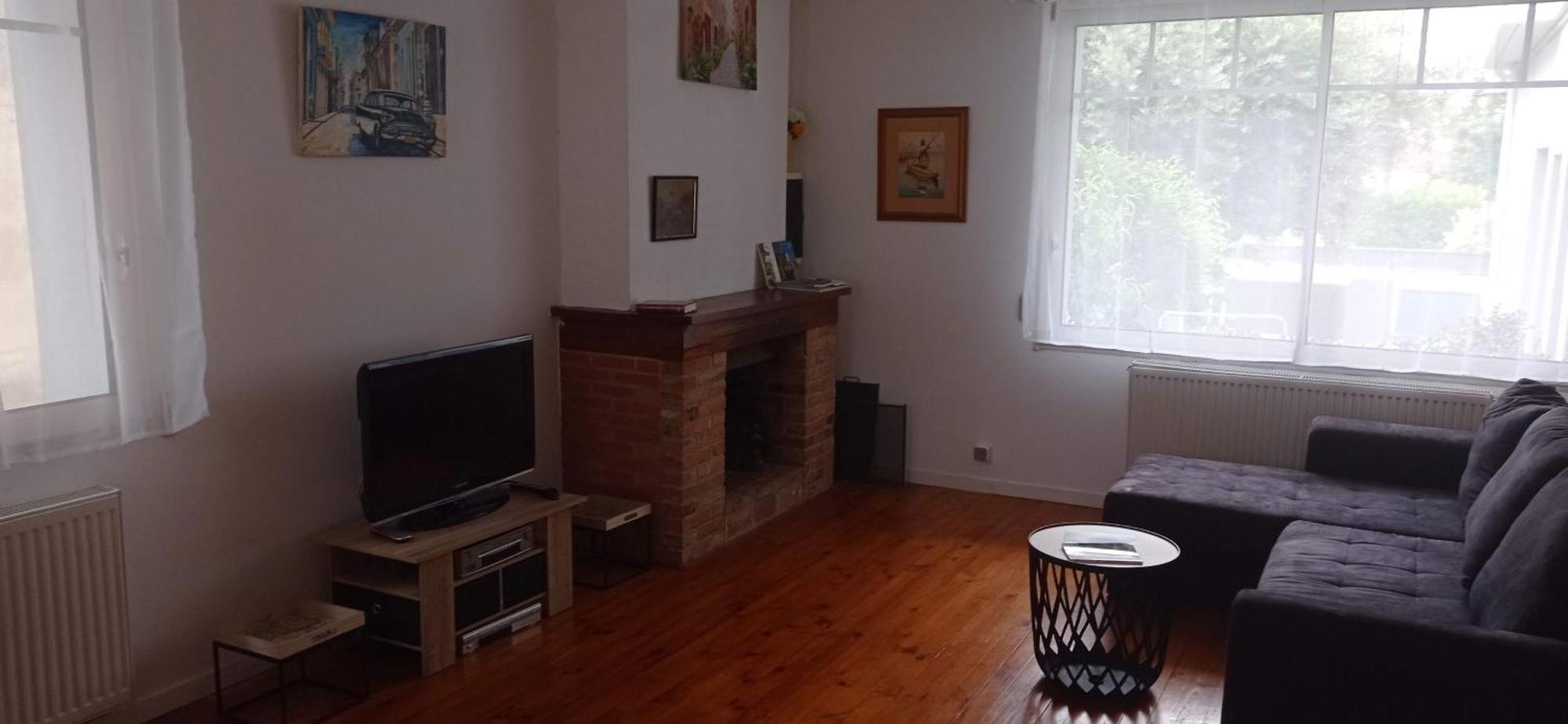 Indépendant. Appartement deux personnes, clair et sympa. Tolosa Esterno foto