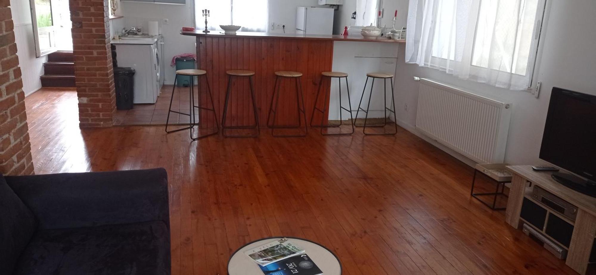 Indépendant. Appartement deux personnes, clair et sympa. Tolosa Esterno foto