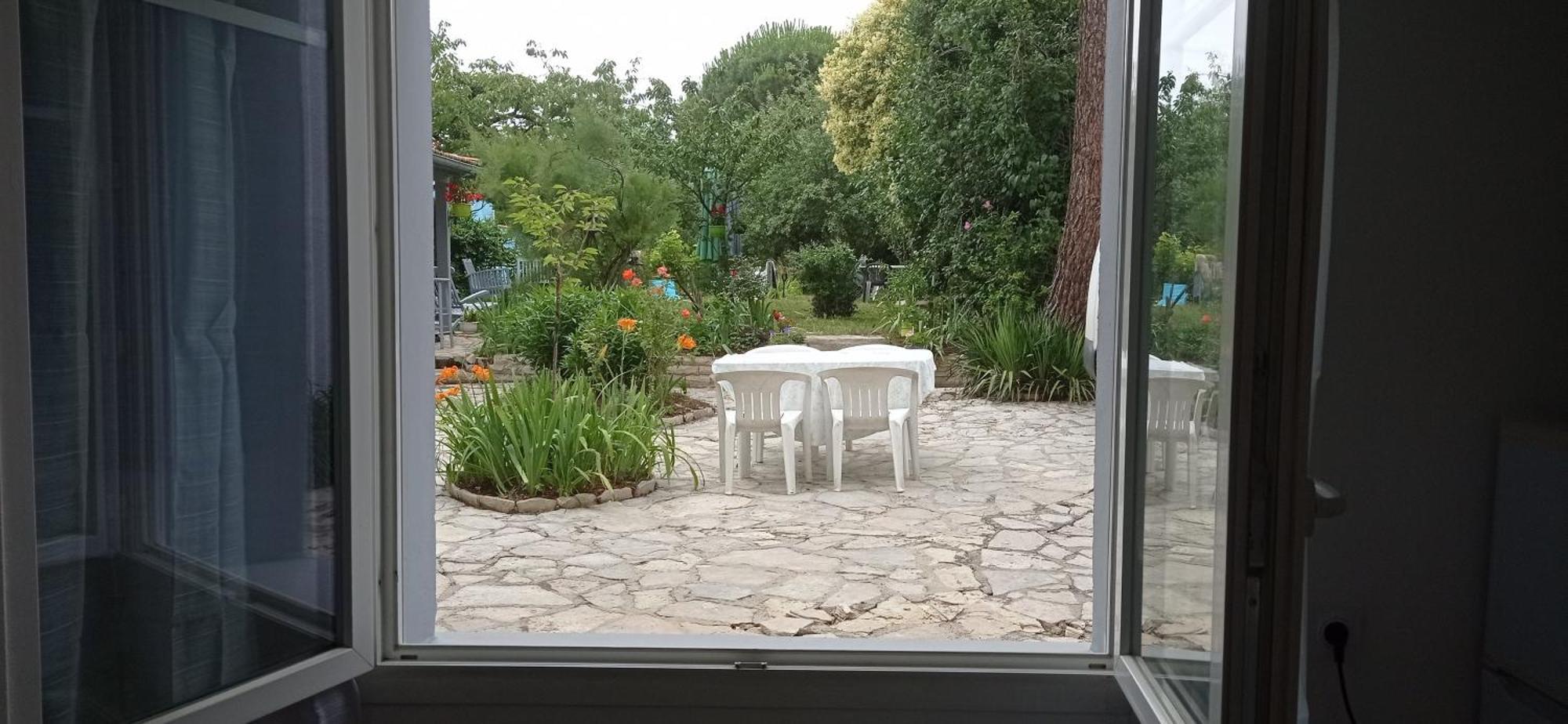 Indépendant. Appartement deux personnes, clair et sympa. Tolosa Esterno foto