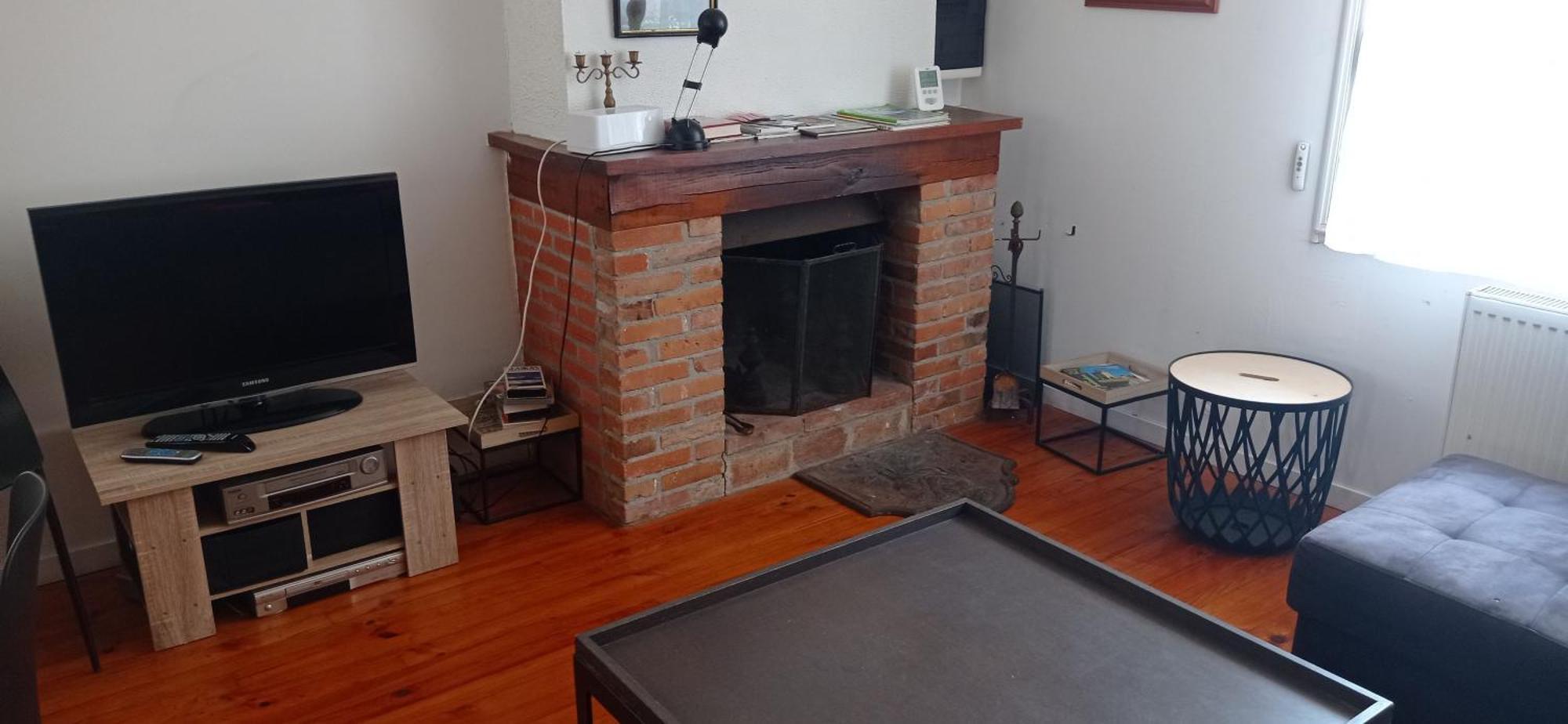 Indépendant. Appartement deux personnes, clair et sympa. Tolosa Esterno foto